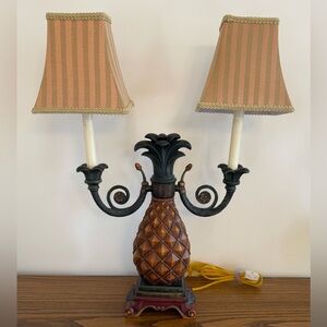 VTG FRENCH PROVENÇAL PINEAPPLE DUAL-LIGHT LAMP
